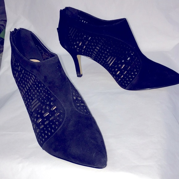 Bella Vita Black suede leather stiletto heel back zip pointed ankle boot 8 W - Picture 14 of 16